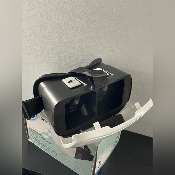 VR Smartphone Headset - Picture 7 of 9